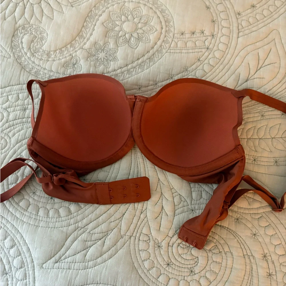 SKIMS 30D Unlined Bra - Picture 3 of 5